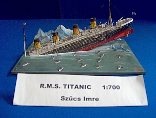 R.M.S._TITANIC_SINK_04